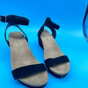 Lucky Brand Black wedge sandal